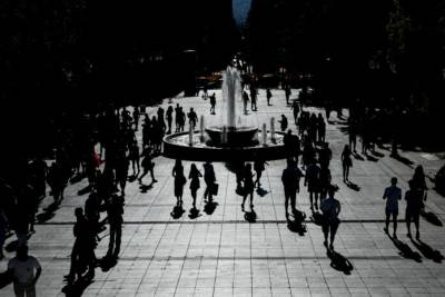 Δημογραφικό: Οριακή μείωση του μόνιμου πληθυσμού στην Ελλάδα το 2024