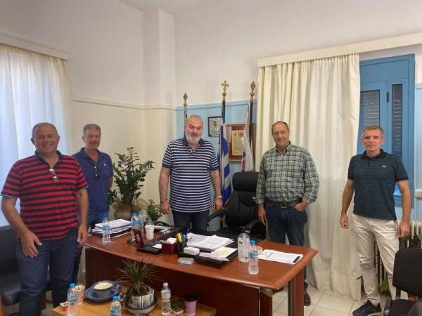 Τριφυλία: Λεβεντάκης με εταιρεία για διαχείριση πλαστικών θερμοκηπίων