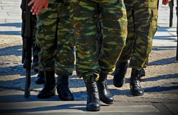 Απάντηση Καμμένου σε Δαβάκη: “Στον αέρα&quot; η χρήση των στρατοπέδων μετά το κλείσιμο των κέντρο νεοσυλλέκτων