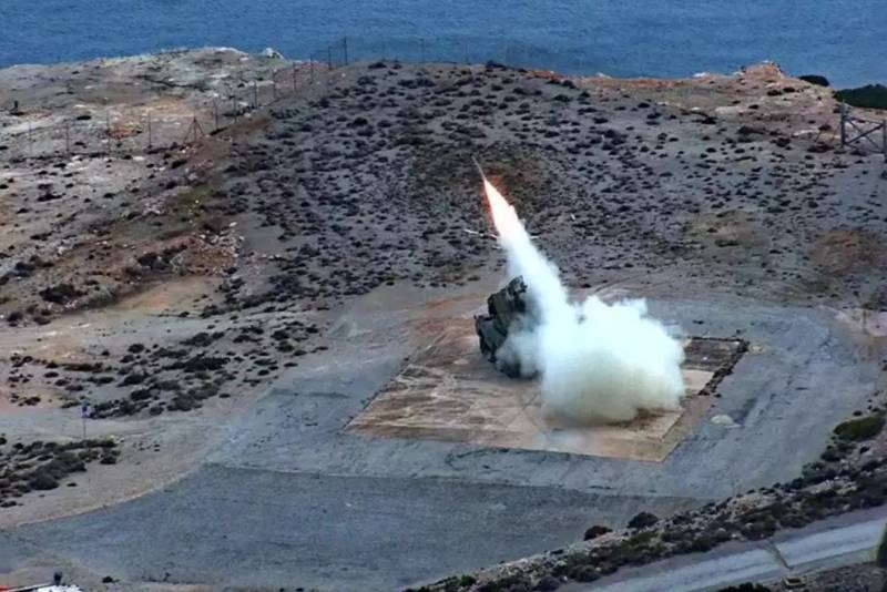 Ενεργοποιείται η αντιαεροπορική άμυνα στα νησιά του Αιγαίου μετά τις τουρκικές παραβιάσεις (Βίντεο)