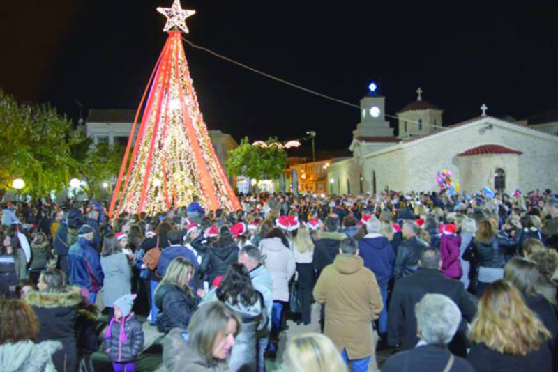 Άναψαν δέντρο στους Γαργαλιάνους