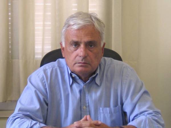 Μανιάτης: "Το πρόβλημα των μικρομεσαίων επιχειρήσεων"