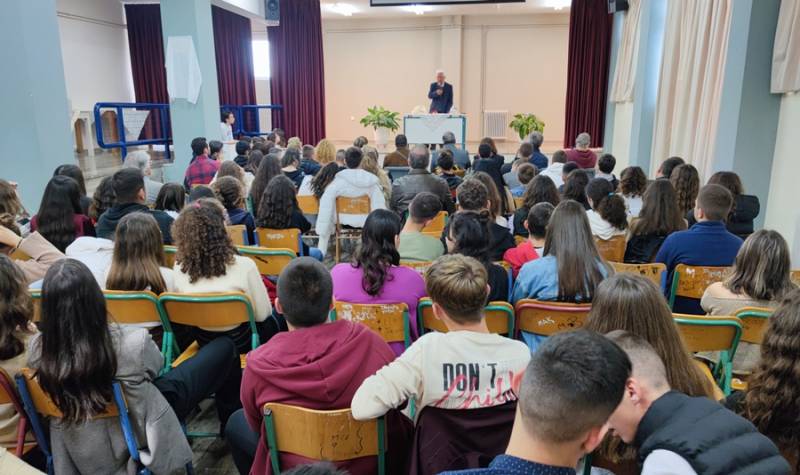 Αίθουσα “Κυριάκου Χαραλαμπίδη” στο 1ο Γυμνάσιο Μεσσήνης