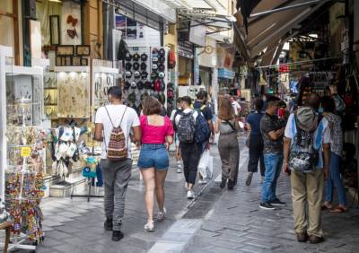 Guardian: Ο ελληνικός τουρισμός ανακάμπτει - Η απόφαση να ανοίξει νωρίτερα η περίοδος φαίνεται ότι απέδωσε