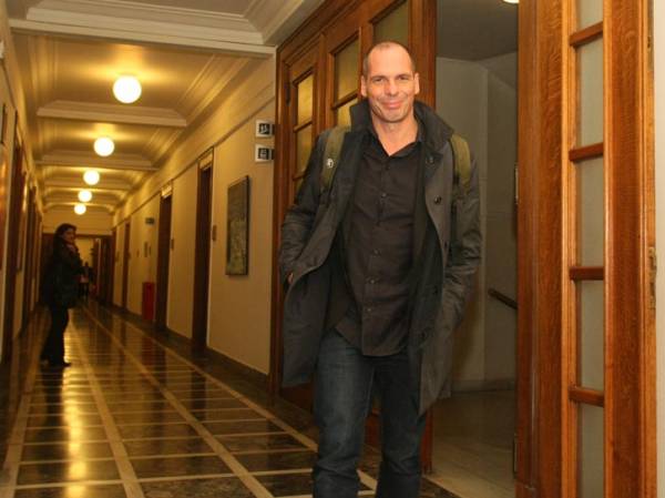 Με 6 προτεινόμενες μεταρρυθμίσεις θα πάει στο Eurogroup ο Βαρουφάκης