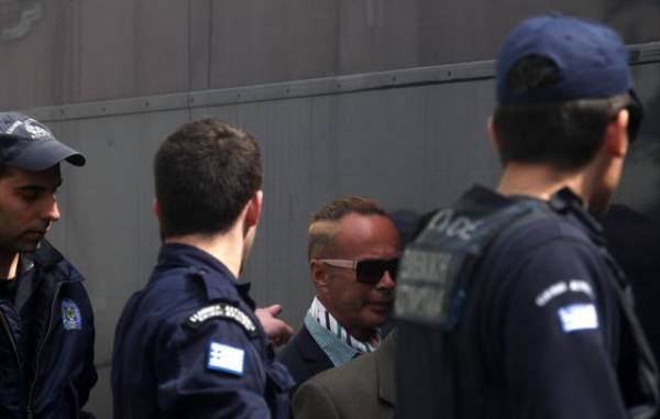 Νέα σύλληψη του Λάκη Γαβαλά για χρέη