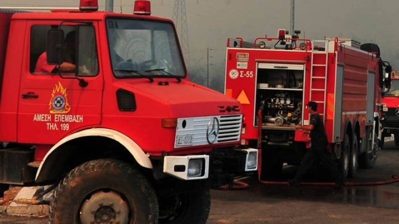 Σε εξέλιξη η κατάσβεση της φωτιάς στην Πούντα Σκιάθου