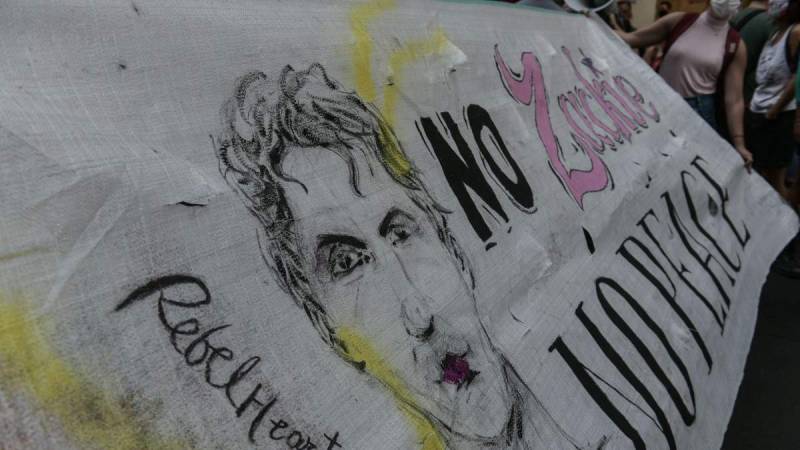 Δίκη Ζακ Κωστόπουλου: «Ήταν ξώφαλτσες οι κλωτσιές, μπορεί να παρασύρθηκα λίγο» ισχυρίστηκε ο κοσμηματοπώλης (βίντεο)