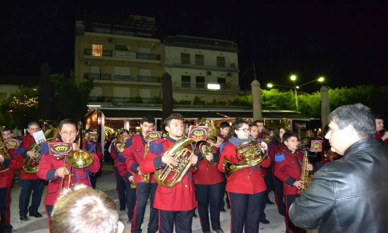 Τα γιορτινά της έβαλε η Τριφυλία