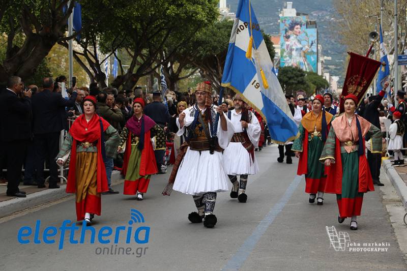 Με λαμπρότητα ο εορτασμός της 25ης Μαρτίου στην Καλαμάτα - Πλήθος κόσμου στην παρέλαση (βίντεο+φωτογραφίες)