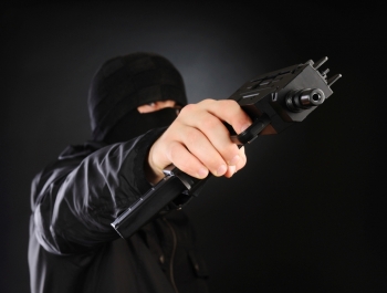 Ομάδες πολιτών περιπολούν στη Χώρα μετά την έκρηξη της εγκληματικότητας