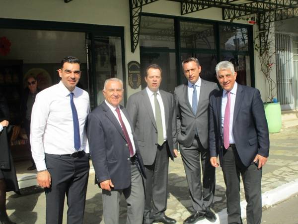 Μπροστά από τον φούρνο