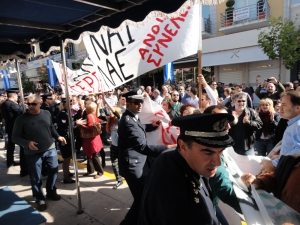 Ολη η Ελλάδα είδε το ...ντου στην Καλαμάτα - Σήμα κινδύνου για το πολιτικό σύστημα