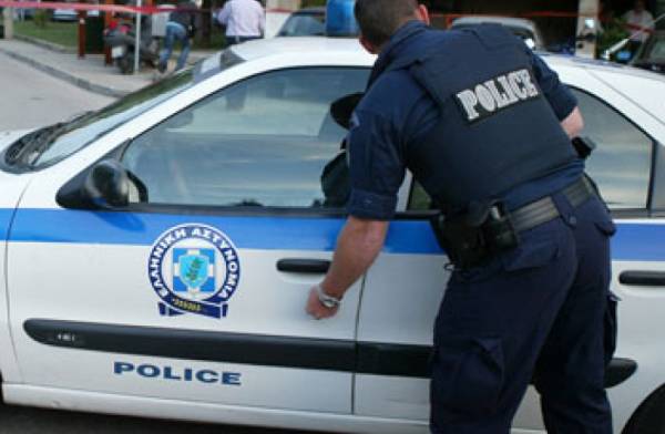 Απέδρασαν τρεις κρατούμενοι από το Αστυνομικό Τμήμα Κορίνθου