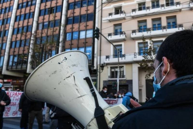 Πανεκπαιδευτικό συλλαλητήριο το μεσημέρι στα Προπύλαια