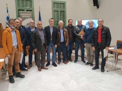 Συνάντηση Μαντά με συνεταιριστές αγρότες: Προτάσεις για τα προβλήματα του πρωτογενή τομέα (βίντεο)