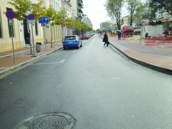 Νέα ασφαλτόστρωση στην Αριστομένους ζητάει ο δήμος