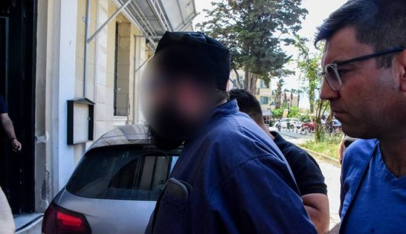 Ερμιονίδα: Τι ισχυρίζεται ο ιερέας για το μήνυμα στον 12χρονο