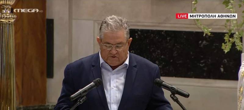 Αποχαιρετισμός Κουτσούμπα στον Μίκη Θεοδωράκη: Στο φέρετρό σου, υψώνει τη γροθιά της η Ελλάδα (Βίντεο)