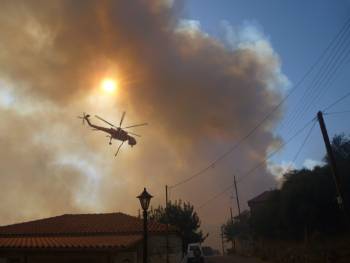 Φωτογραφίες από τη φωτιά στην Αρχαία Μεσσήνη