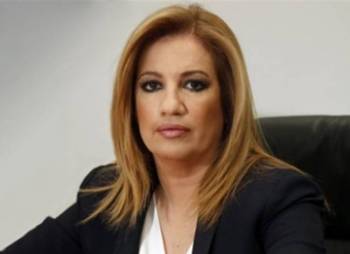 Γεννηματά προς Καπερνάρο: "Εξετάζουμε τη σκοπιμότητα υλοποίησης της διαστημικής πύλης Καλαμάτας"