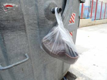 Χρήσιμα είδη έξω  από τους κάδους