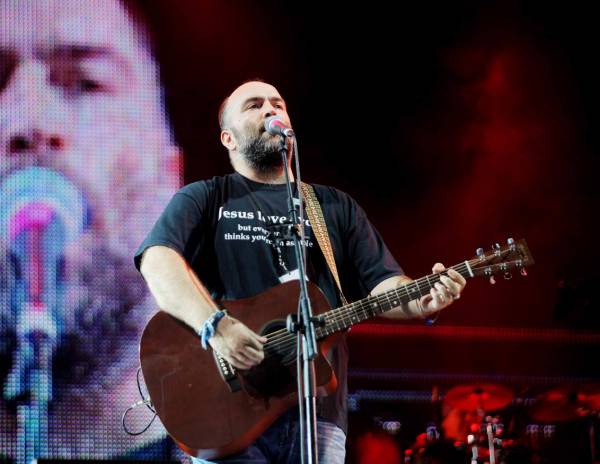 Ο Μπάμπης Στόκας απόψε στο Κάστρο της Καλαμάτας (βίντεο)