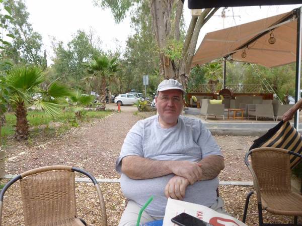 Ο Νίκος Φίλης για διακοπές στην Καλαμάτα (βίντεο)