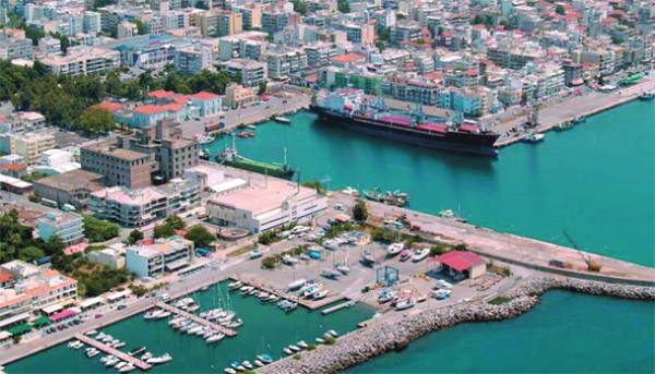Κάθε λιμάνι και καημός