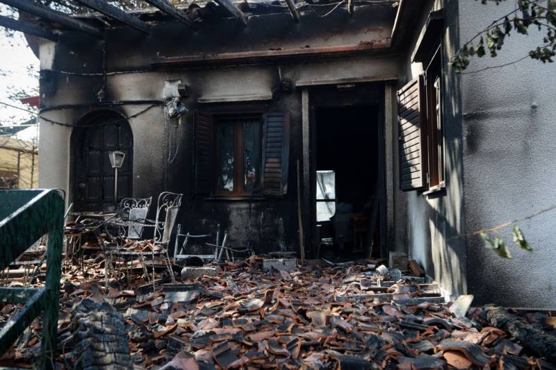 Μάτι - Από τη Δευτέρα η κατεδάφιση των καμένων ακινήτων