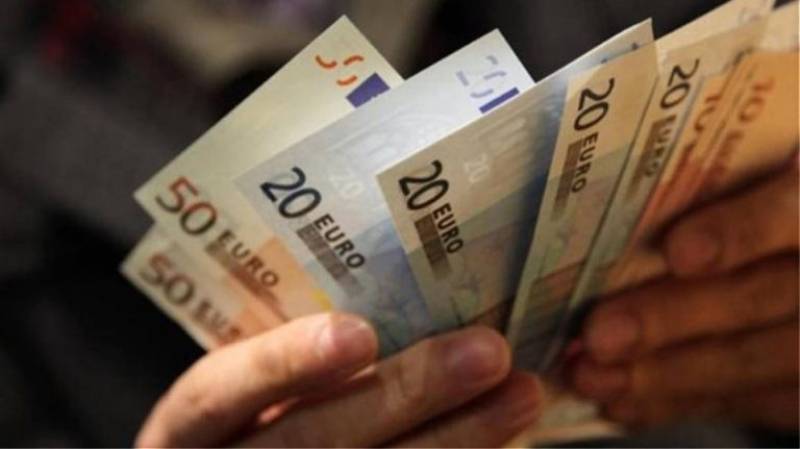 Τι αλλαγές φέρνει το 2024 σε μισθούς, συντάξεις και εισφορές (Βίντεο)