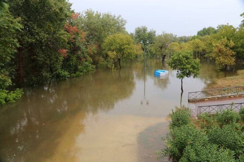Λάρισα: Σε αυξημένη επιφυλακή για τη στάθμη των νερών στον Πηνειό