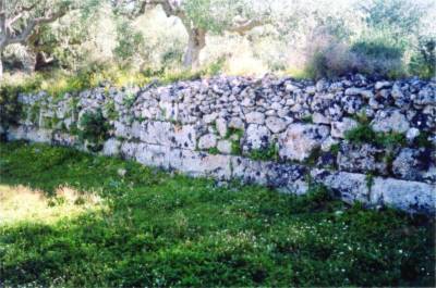 οι Σπαρτιάτες από Ανθεια τη μετονόμασαν σε Θουρία, που σημαίνει οικισμός της κορυφής