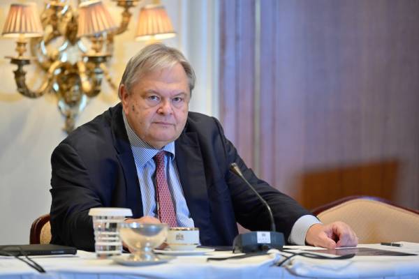 Ο Ευάγγελος Βενιζέλος στην «Ε»: Αμεση διερεύνηση παρακολουθήσεων υπουργών και άλλων αξιωματούχων