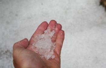 Προβλήματα κυκλοφορίας στην Αθηνών - Κορίνθου λόγω χαλαζόπτωσης