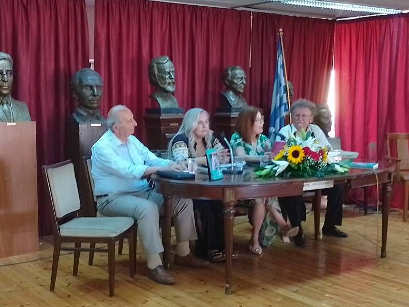 Παρουσιάστηκε το βιβλίο “Όρια και Ρήξεις” της Αντωνίας Παυλάκου