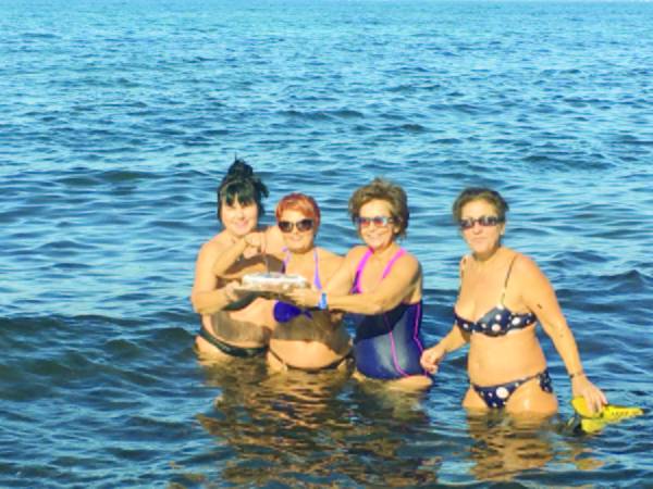 Εκοψαν πίτα οι χειμερινοί κολυμβητές Κυπαρισσίας