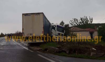 Μεσσηνία: Νταλίκα... δίπλωσε στο Καλό Νερό - Τσακώνα