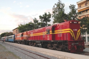 Το τρένο φτάνει στο σταθμό της Καλαμάτας (βίντεο)