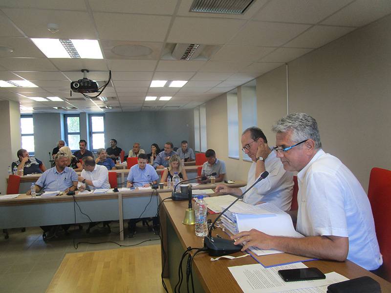 “Βολές” από Νίκα στην Καλαμάτα: “Το Μέγαρο Χορού δεν είναι για πανηγυρτζήδες“