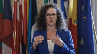 Σοφί Ιν'τ Φελντ για υποκλοπές: «Οι Αρχές στην Ελλάδα κάνουν στην άκρη ώστε οι αποδείξεις να εξαφανιστούν;»