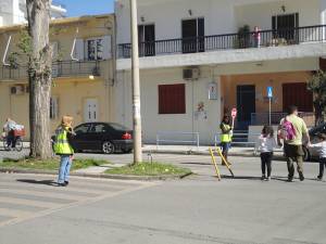 Οι ασυνείδητοι οδηγοί κίνδυνος για μαθητές και τροχονόμους