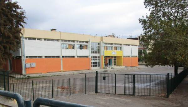 Προστασία από βανδαλισμούς ζητεί το 13ο Δημοτικό Σχολείο Καλαμάτας