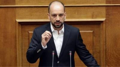 Κώστας Μπάρκας: Αποκαθίσταται η εμπιστοσύνη των αγορών στην ελληνική οικονομία