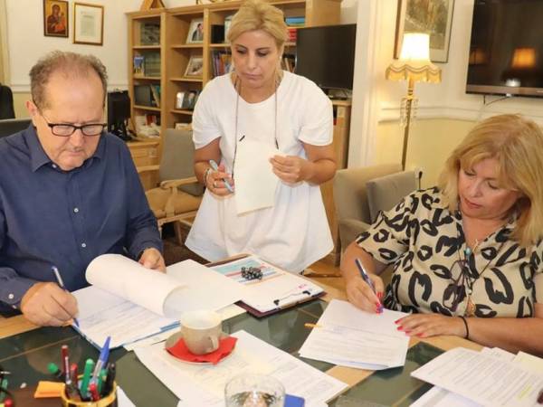 Το &quot;Παλλάδιον&quot; ανέλαβε την μεταφορά ασθενών με κορονοϊό σε ξενοδοχεία αναφοράς