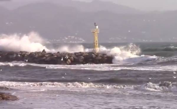 Η παράκτια προστασία στον Κορδία (βίντεο)