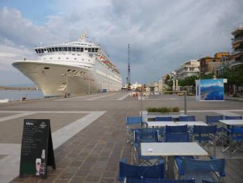 Το κρουαζιερόπλοιο &quot;Thomson Majesty&quot; με 1.637 τουρίστες στην Καλαμάτα