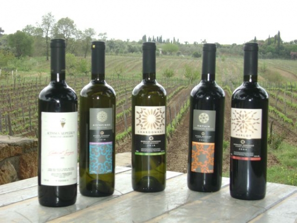 ΟΙΝΟΠΟΙΙΑ ΔΕΡΕΣΚΟΥ Α.Ε. Από το φημισμένο κρασί, στο λάδι και τις ελιές