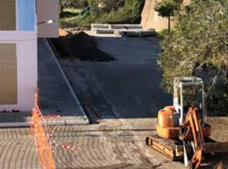 Επισκευή προαυλίου του 2ου Δημοτικού Γαργαλιάνων