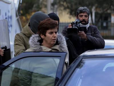 Οργισμένη επιστολή Πόλας Ρούπα για την υπερβολική αστυνομική παρουσία κατά τη μεταγωγή της στην Καλαμάτα
